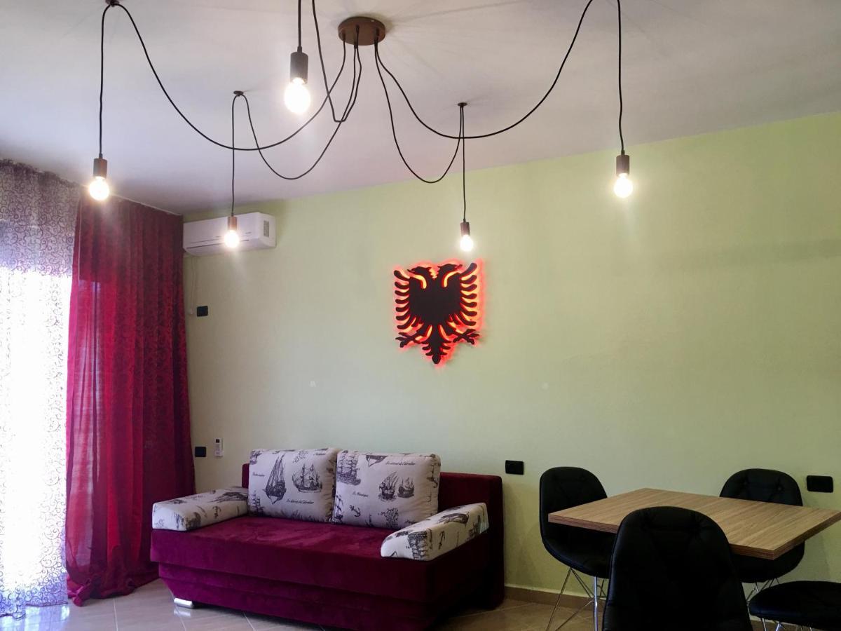 Luxury Holiday In Royal Apartment For King And Queen Саранде Екстериор снимка