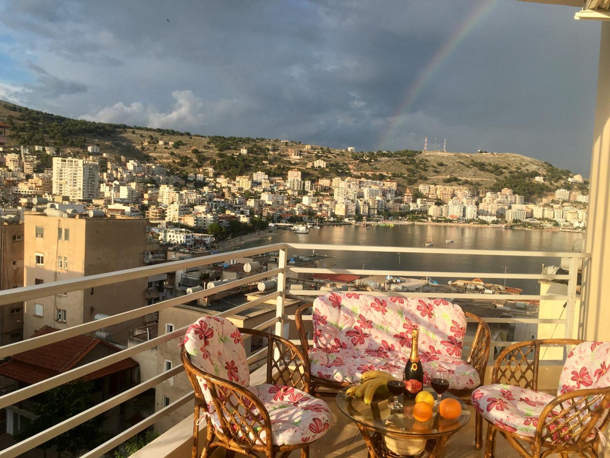 Luxury Holiday In Royal Apartment For King And Queen Саранде Екстериор снимка