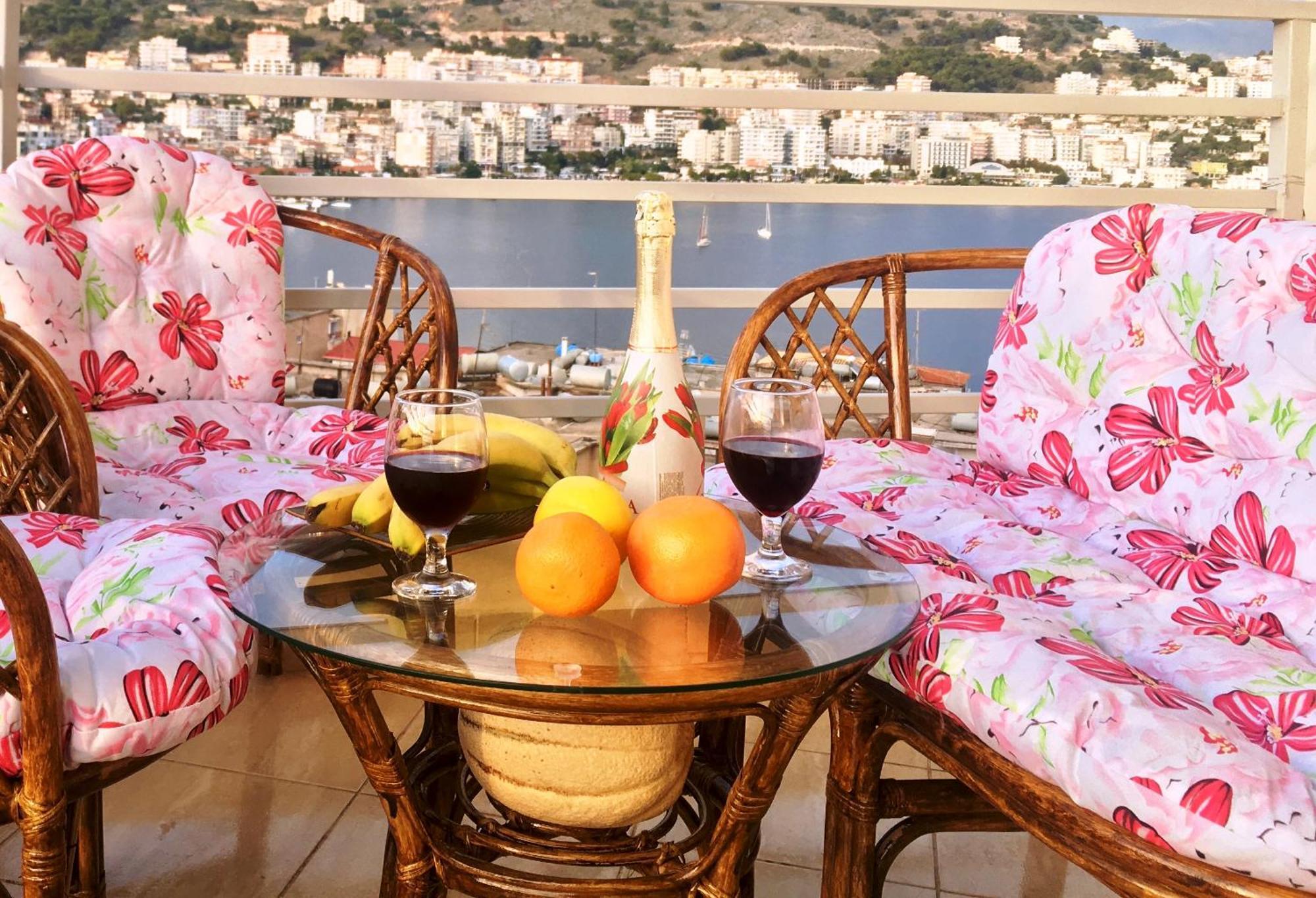 Luxury Holiday In Royal Apartment For King And Queen Саранде Екстериор снимка